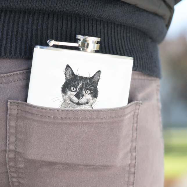 Ogie the cat hip flask (In Situ)