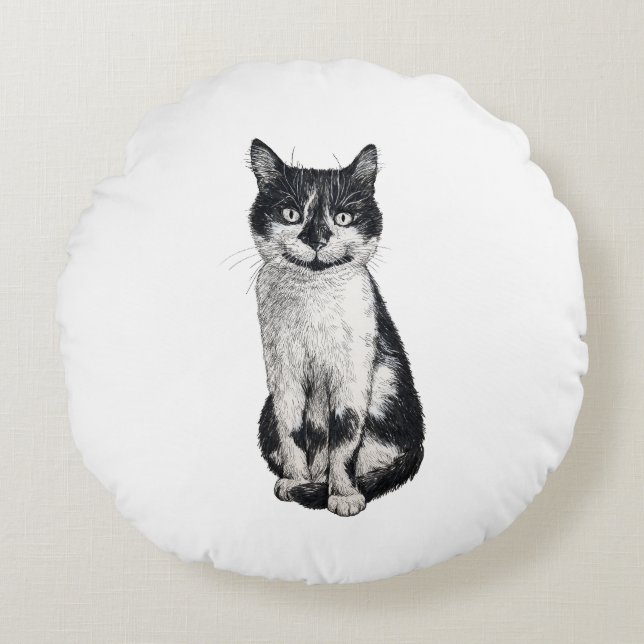 Ogie the cat round cushion (Front)
