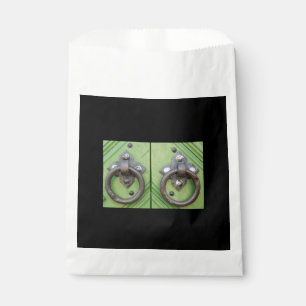 Old door favour bag