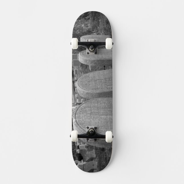 old headstones skateboard (Front)