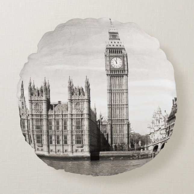 Old London, black and white. Round Cushion (Front)