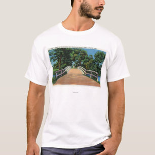 Old North Bridge View of Minute Man Statue T-Shirt