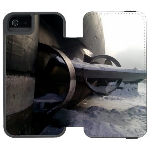 Old rusty submarine incipio watson™ iPhone 5 wallet case