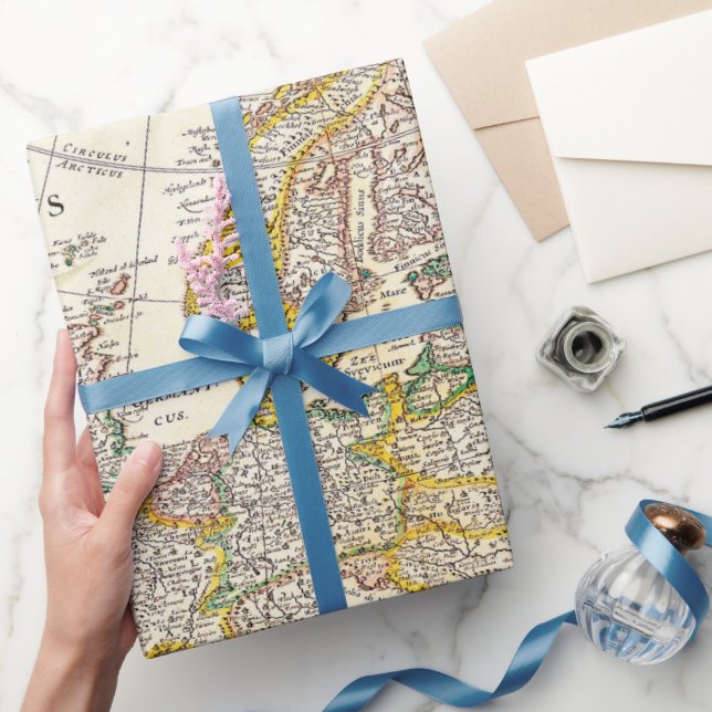 old Vintage map party fun wrapping paper (Gifting)