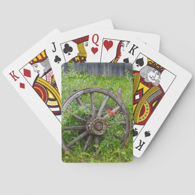 Old wagon wheel in historic old gold town 3 playing cards (Back)