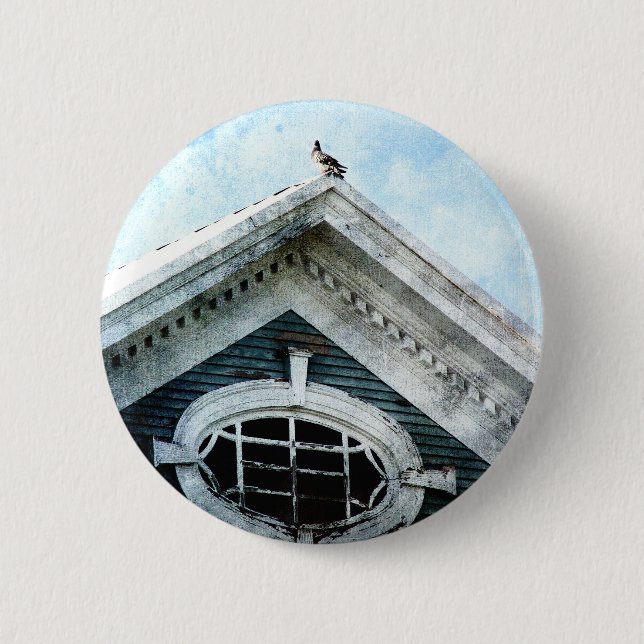 Old Window and a Pigeon 6 Cm Round Badge (Front)