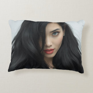 One eye beauty decorative cushion
