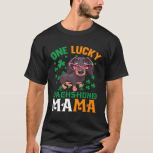 One Lucky Dachshund Mama Wiener Dog Mum St Patrick T-Shirt
