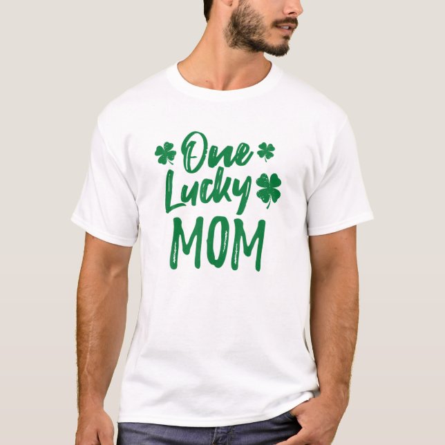 One Lucky Mom St. Patrick's Day Family Matching Pa T-Shirt (Front)