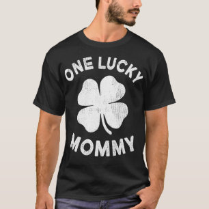 One Lucky Mum St Patricks Day Green Shamrock Leaf  T-Shirt