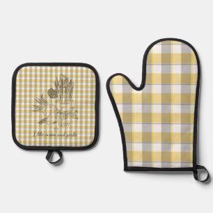 Onion and garlic kitchen yellow beige Oven Mitt & Pot Holder Set