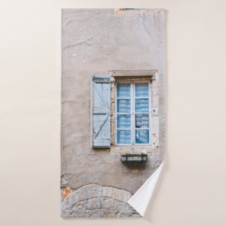 OPENED WINDOW BATH TOWEL