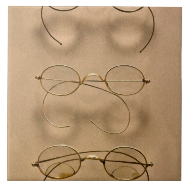 Optometrist - Simple gold frames Tile (Front)