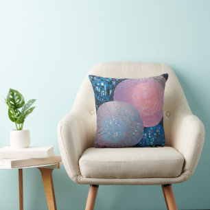 Opulent Ovals: Shades of Blue & Pink in Abstract Cushion