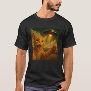 Orange Cat Selfie With Alien UFO Funny Cat T-Shirt