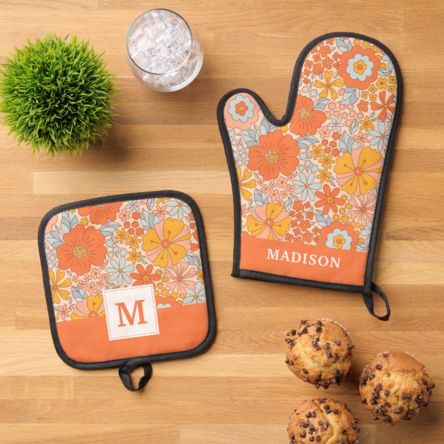 Orange Retro Flower Pattern Oven Mitt & Pot Holder Set (Top Down)