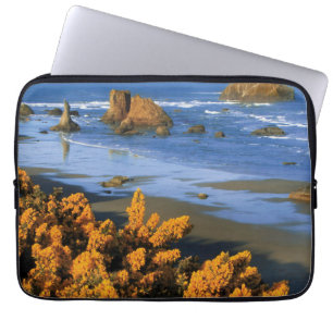 Oregon Beach View In Bandon Laptop Sleeve