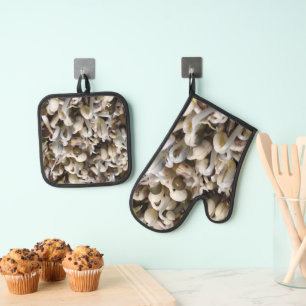 Organic Mung Sprouts – A Nutrient-Packed Superfood Oven Mitt & Pot Holder Set