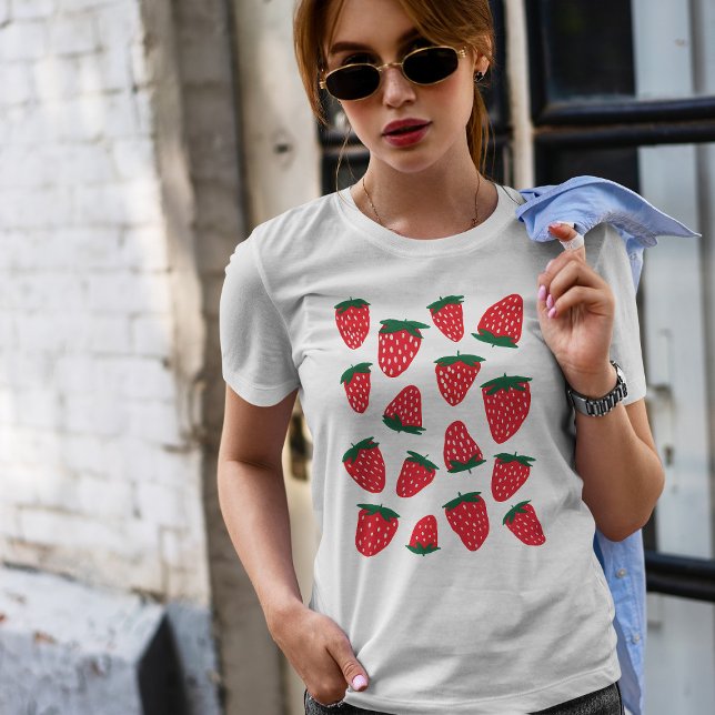 Organic summer strawberries - red and green T-Shirt (Creator Uploaded)