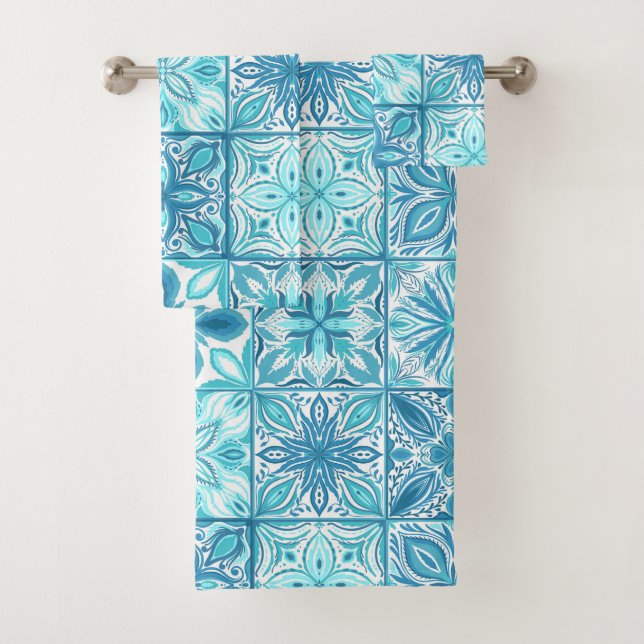 Ornate tiles in blue and white bath towel set (Insitu)