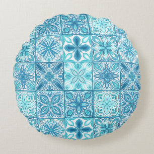 Ornate tiles in blue and white round cushion