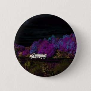 oscar leaves the party 6 cm round badge