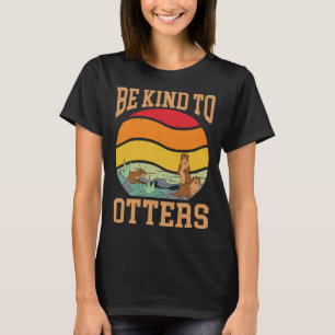 Otter Retro Animal Sea Playing Futurism Fan Kind T-Shirt