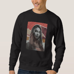 Outer Banks Season 3 Sarah Mixed Media Collage Por Sweatshirt
