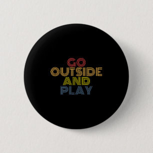 Outside Play Retro 70s Vintage Nature Fun Quote 6 Cm Round Badge