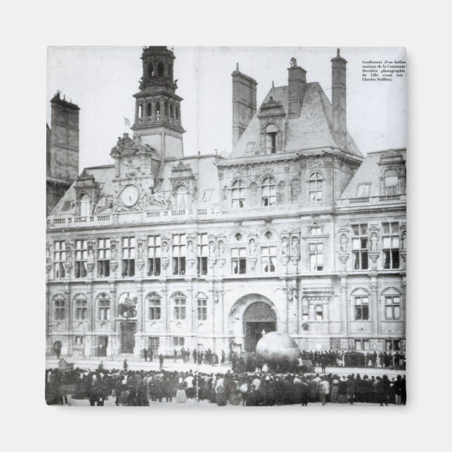 Outside the Hotel de Ville Magnet (Front)