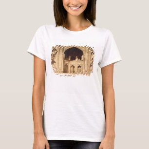 Outside the Taj Mahal, probably illustrated in 'Ph T-Shirt