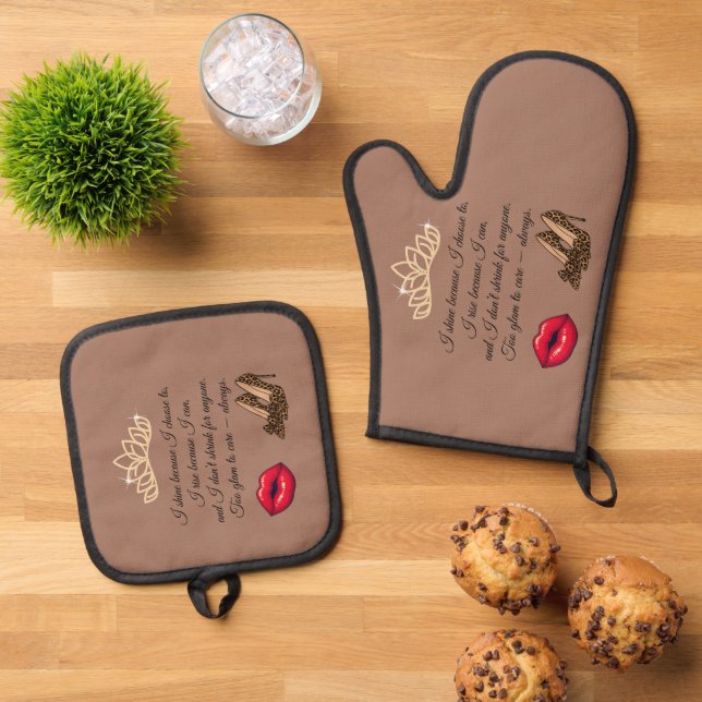 Oven Mitt and Pot Holders Oven Mitt & Pot Holder Set (Top Down)