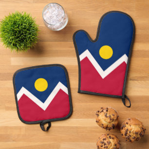 Oven Mitt and Pot Holders with flag of Denver, US Oven Mitt & Pot Holder Set