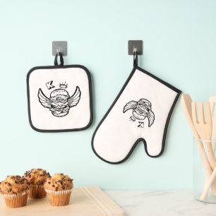 Oven Mitt & Pot Holder Set featuring a hamburger.