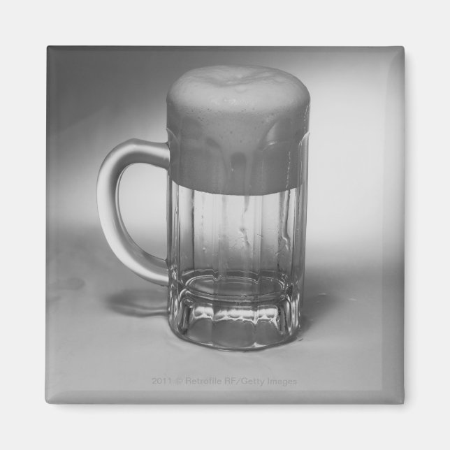 Overflowing beer glass magnet (Front)
