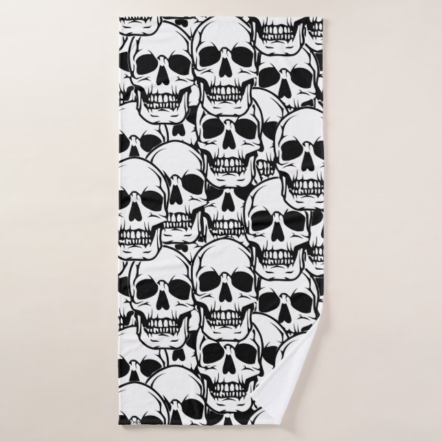 Overlapping skulls bath towel (Bath Towel)