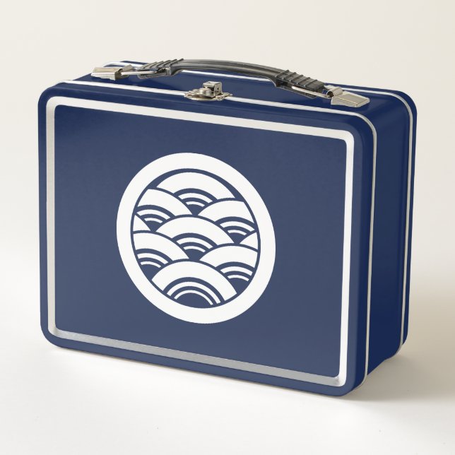 Overlapping waves in circle metal lunch box (Front)