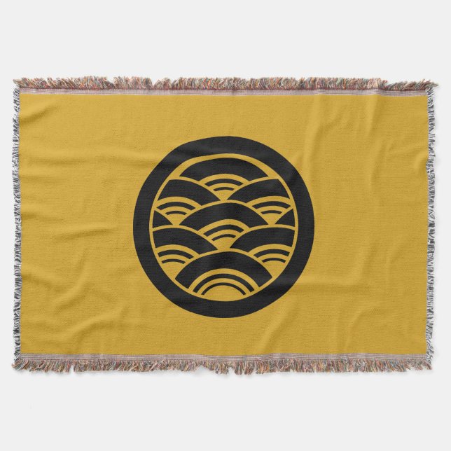 Overlapping waves in circle throw blanket (Front)