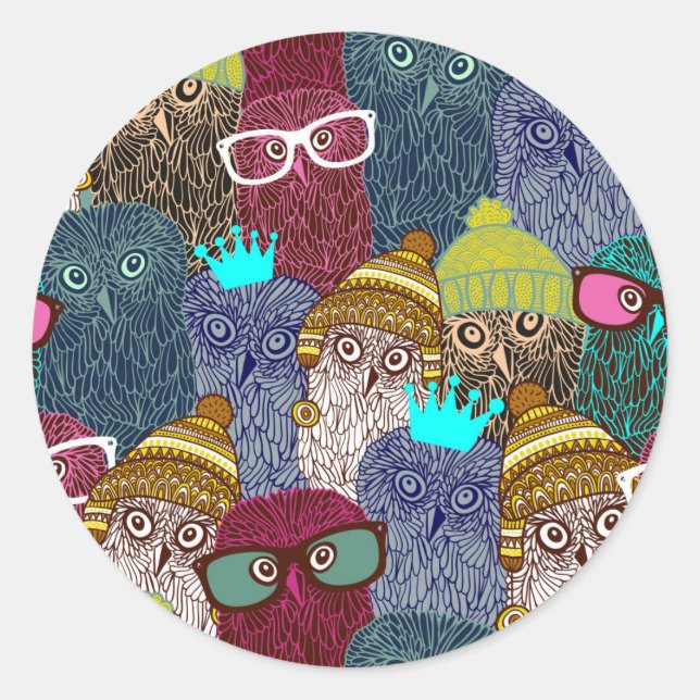 Owl in crown classic round sticker (Front)