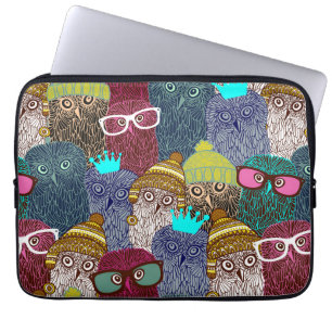 Owl in crown laptop sleeve
