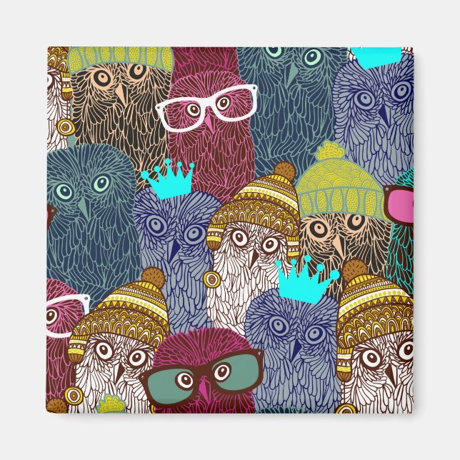 Owl in crown magnet (Front)