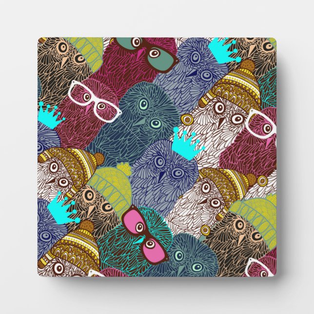 Owl in crown plaque (Front)