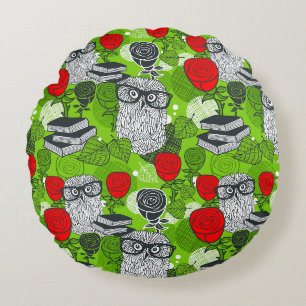 Owl in red roses round cushion