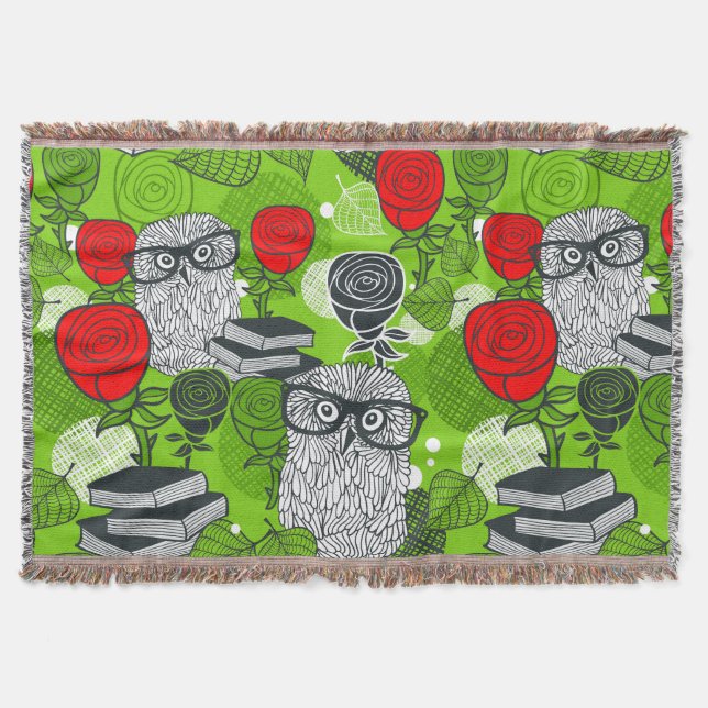 Owl in red roses throw blanket (Front)