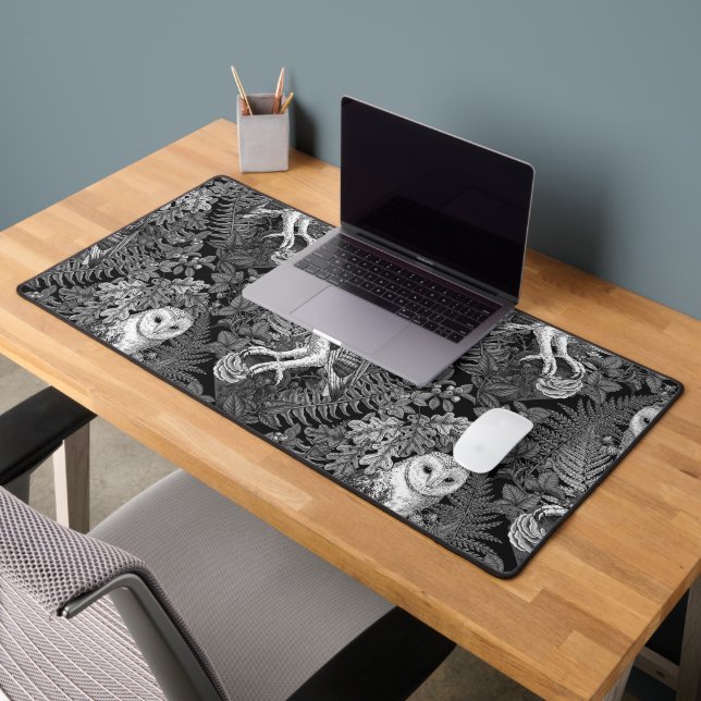 Owls, ferns, oak and berries 4 desk mat (Office 2)