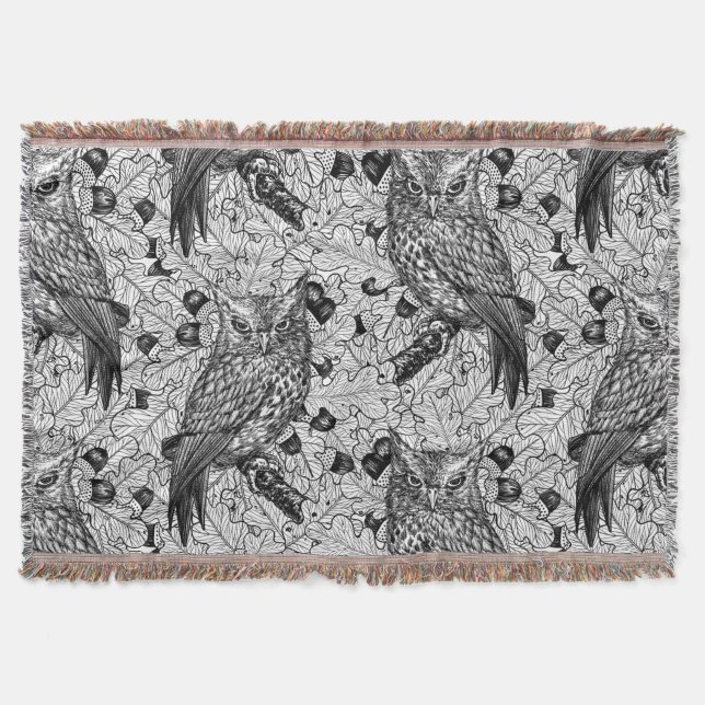Owls in the oak tree, black and white throw blanket (Front)