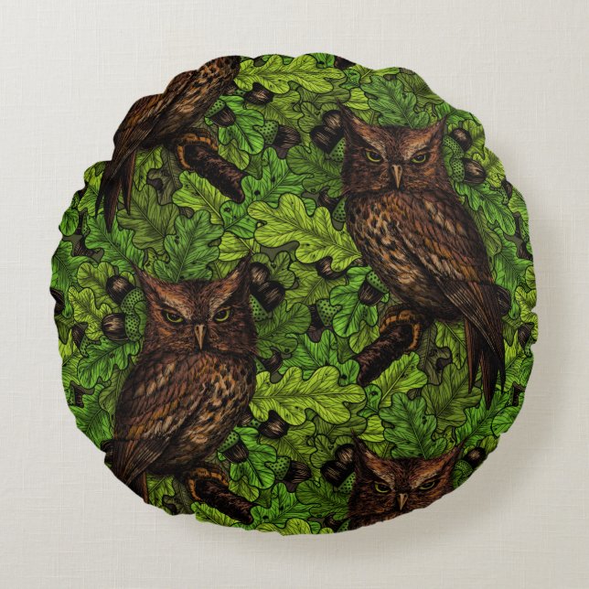 Owls in the oak tree, green and brown round cushion (Front)