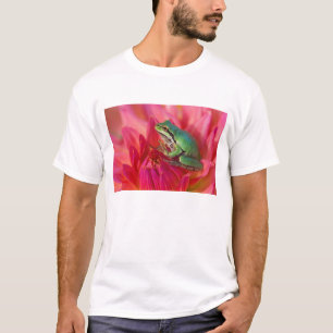 Pacific tree frog on flowers in our garden T-Shirt