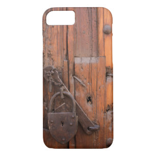Padlock on wooden door iPhone 8/7 case