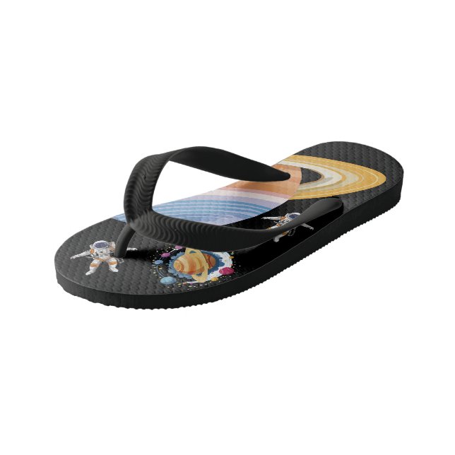 Pair of Chinelos Kid's Thongs (Angled)